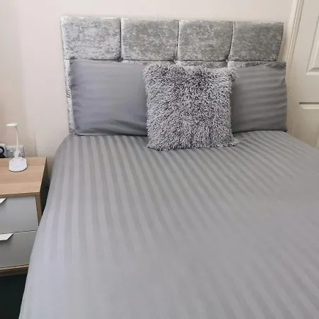 The Park Lane Retreat - Contractors Welcome * Middlesbrough