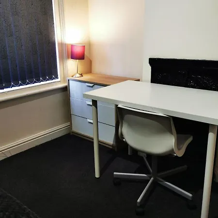 The Park Lane Retreat - Contractors Welcome *